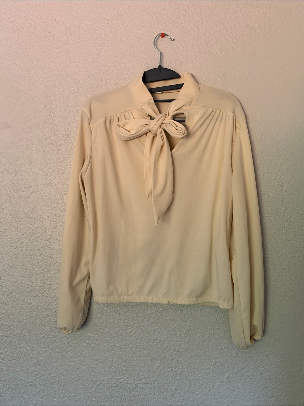 Vintage 1970s Tie-Neck Long Sleeve Women's Blouse - Cream